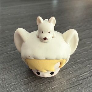 POP MART - Pop Bean Hacipupu Cute Cream and Yellow Figurine with Dog